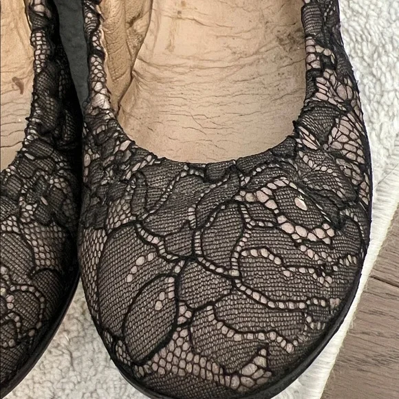 Valentino Black and Cream Lace Flats - Picture 3 of 5